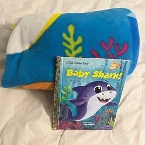 Baby shark blanket + Book